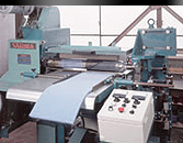 Compact size precise slitter